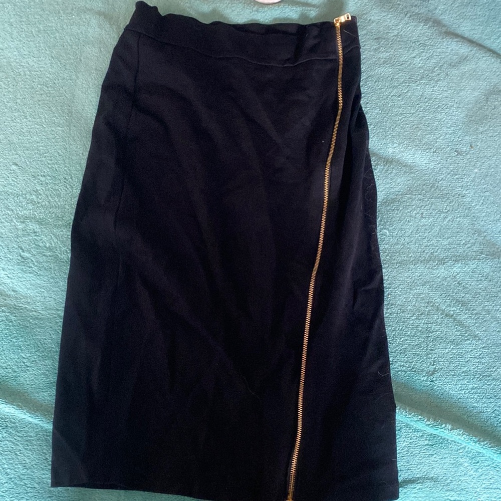 Black zip skirt